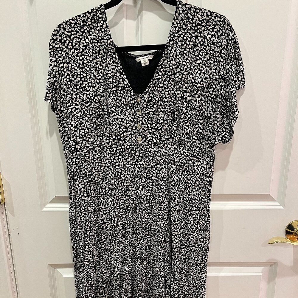 American Eagle Outfitters Black and White Floral Midi Dress